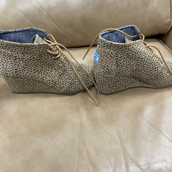 Toms bootie wedges size 8 - Picture 2 of 6